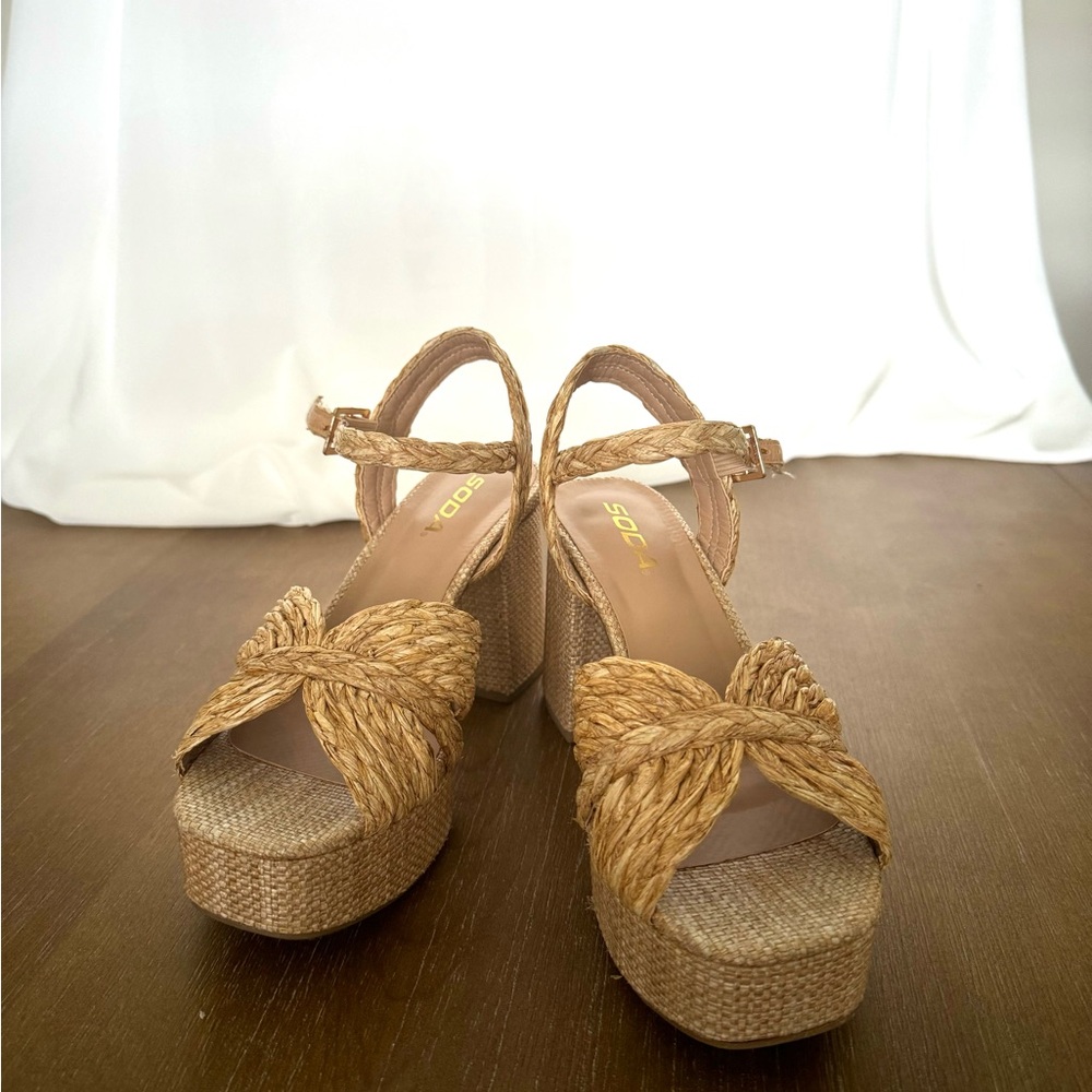 Raffia platform sandals like NEW